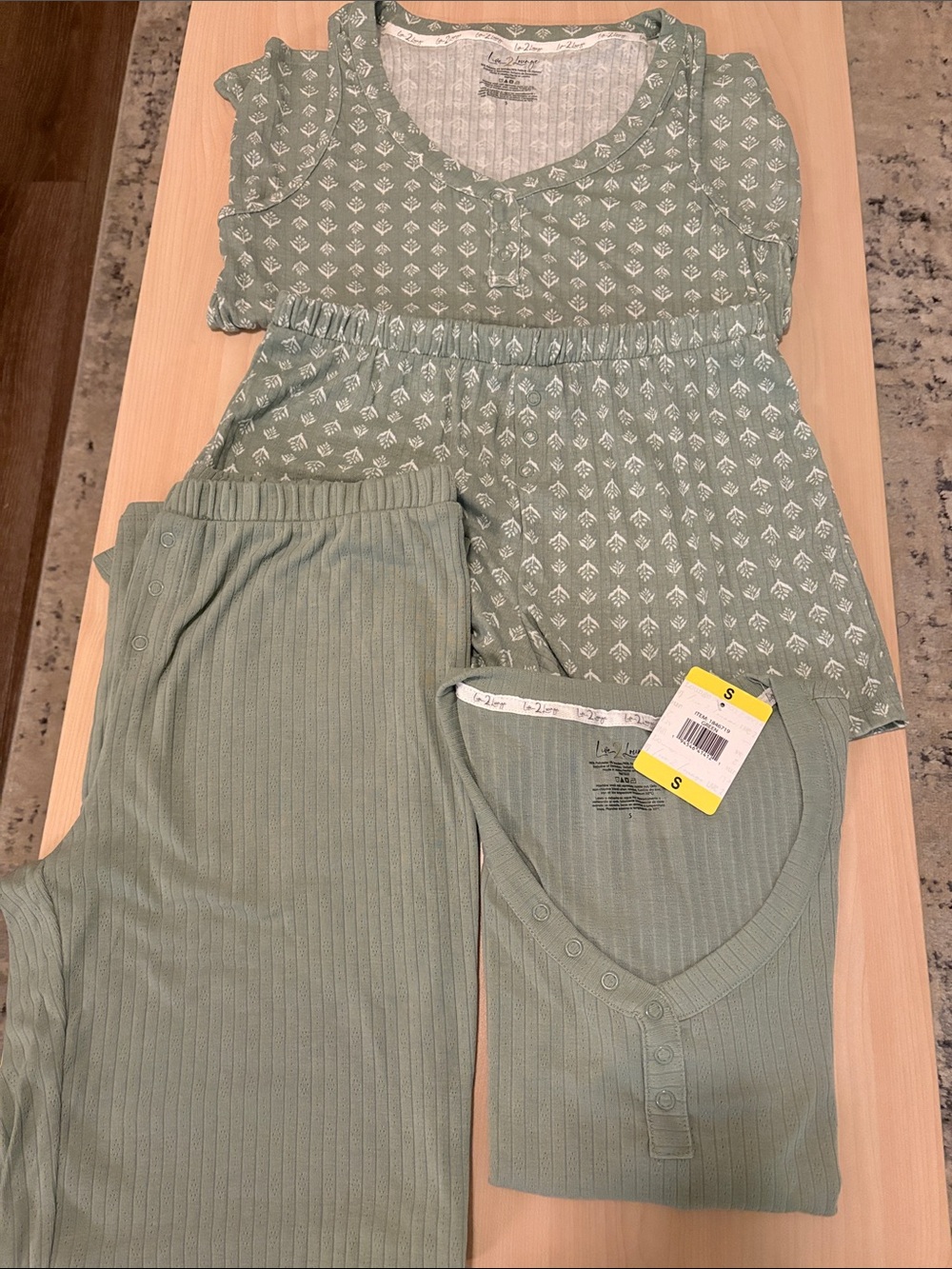 Women’s 4 Piece Pajama Lounge Sleepwear Set Pointelle Size Small NWT
